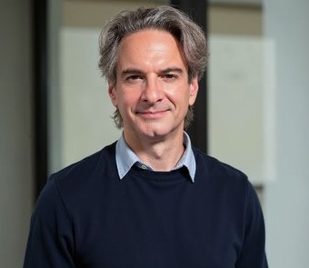 Kevin Ricche indoors